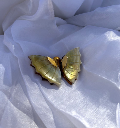 Vintage 1970s mother pearl - of,